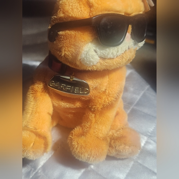Ty Orange Garfield Stuffed Animal - Picture 3 of 6